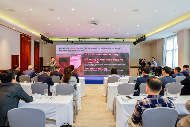 Ông Đỗ Quang Thuận, Phó tổng giám đốc thường trực MoMo trình bày tại sự kiện