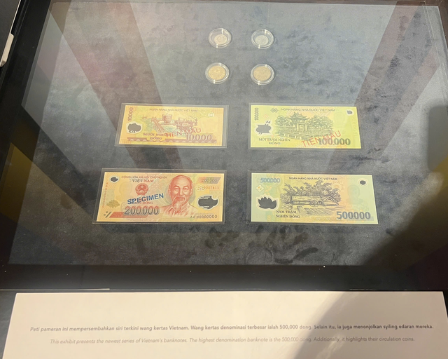 Gian trưng bày các đồng tiền mẫu của NHNN