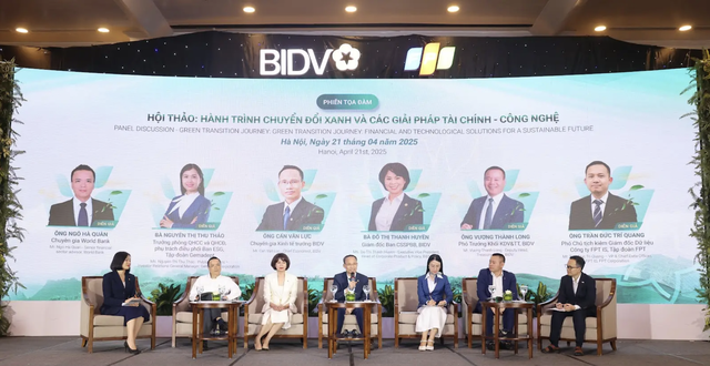 Các diễn giả thảo luận tại Hội thảo