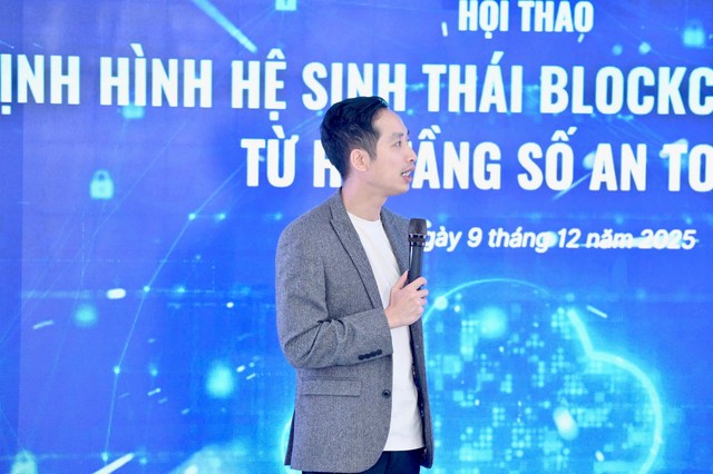 Ông Trần Trung Hiếu, Quản lý Cao cấp Hạ tầng 1Matrix, nêu rõ định hướng của Mạng VBSN về khả năng liên thông, tốc độ xử lý và tuân thủ chuẩn bảo mật.