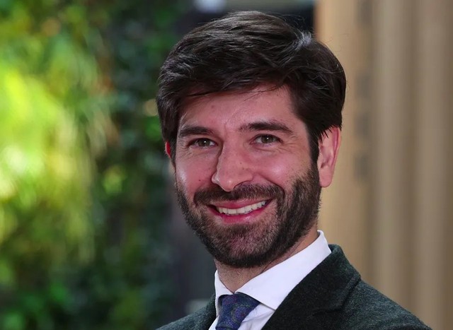 Ông Georgios Leontaris, Giám đốc Đầu tư Thuỵ Sĩ và thị trường châu Âu, Trung Đông và châu Phi, HSBC Private Bank Ông Georgios Leontaris, Giám đốc Đầu tư Thuỵ Sĩ và thị trường châu Âu, Trung Đông và châu Phi, HSBC Private Bank