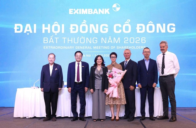 Bà Phạm Thị Huyền Trang, Tổng giám đốc Eximbank được bầu vào HĐQT.