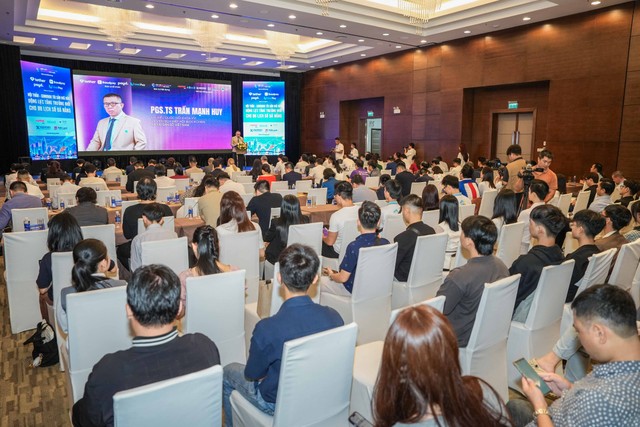 Ông Trần Mạnh Huy, Đại biểu Quốc hội khóa XVI, Ủy viên Ban Chấp hành VBA phát biểu tại Hội thảo. Ông Trần Mạnh Huy, Đại biểu Quốc hội khóa XVI, Ủy viên Ban Chấp hành VBA phát biểu tại Hội thảo.