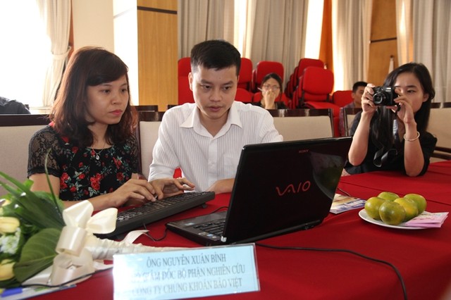 Dự cảm thị trường chứng khoán cuối năm 2015 trước biến động của tỷ giá và giá dầu ảnh 71