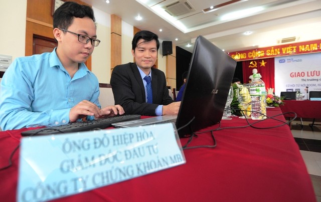 Thị trường chứng khoán 2016: Cơ hội từ nới room, hàng mới và diễn biến giá dầu ảnh 80