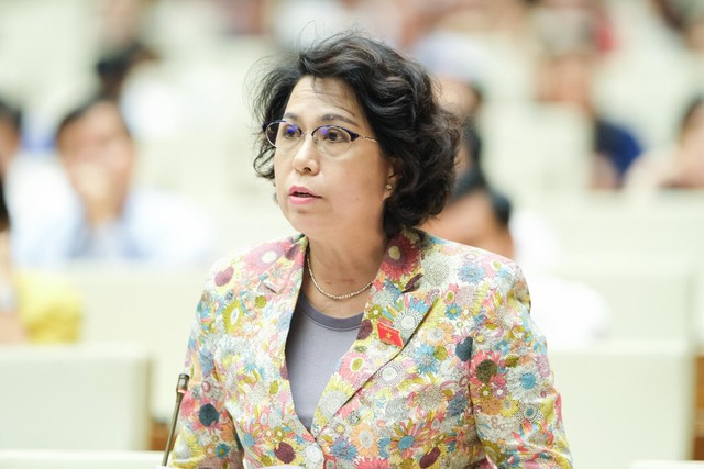 ĐBQH Tô Thị Bích Châu thảo luận tại Hội trường chiều 27/5