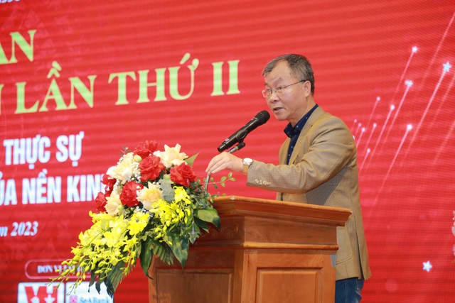 Chuyên gia kinh tế Vũ Đình Ánh cho rằng, kinh tế Việt Nam đang có “đám sương mù" lạ.