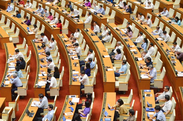 Sáng 8/6, Quốc hội bước vào phiên chất vấn cuối cùng sau 2,5 ngày chất vấn liên tục