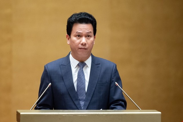 Bộ trưởng Bộ TNMT Đặng Quốc Khánh trình bày Báo cáo tiếp thu, giải trình ý kiến của UBTVQH đối với dự án Luật Đất đai (sửa đổi)