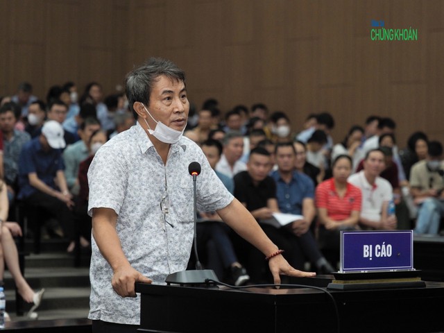 Bị cáo Nguyễn Văn Năm, nguyên Chánh Thanh tra Xây dựng quận Hà Đông