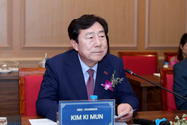 Chủ tịch KBIZ Kim Ki Mun mong Chính phủ hai nước Hàn Quốc và Việt Nam tiếp tục hỗ trợ DNNVV (Ảnh: MPI)