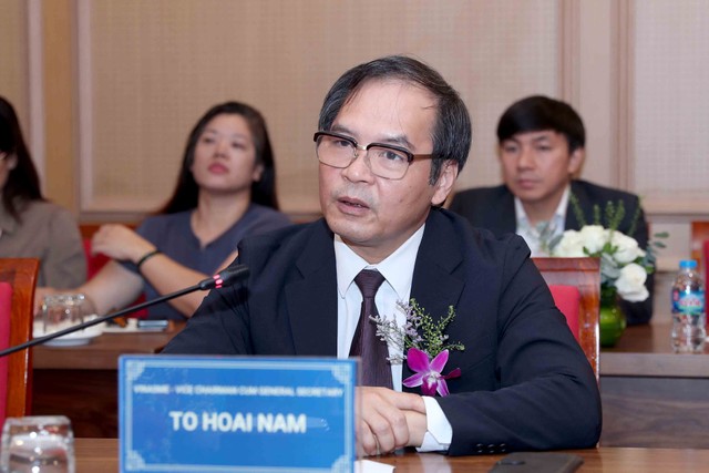 Ông Tô Hoài Nam phát biểu tại lễ ký kết