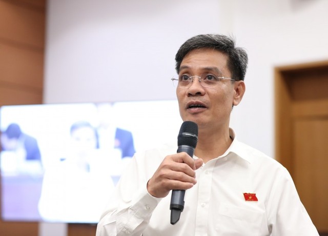 Ông Đinh Ngọc Quý, Ủy viên Thường trực Ủy ban Xã hội của Quốc hội tại họp báo.