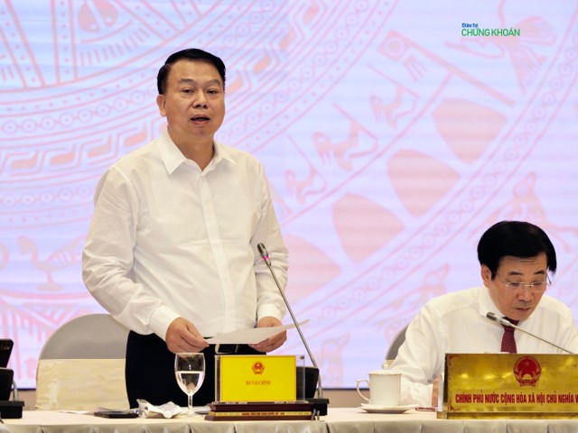Thứ trưởng Bộ Tài chính Nguyễn Đức Chi thông tin tại họp báo Chính phủ chiều 6/10 (Ảnh: M.Minh) Thứ trưởng Bộ Tài chính Nguyễn Đức Chi thông tin tại họp báo Chính phủ chiều 6/10 (Ảnh: M.Minh)