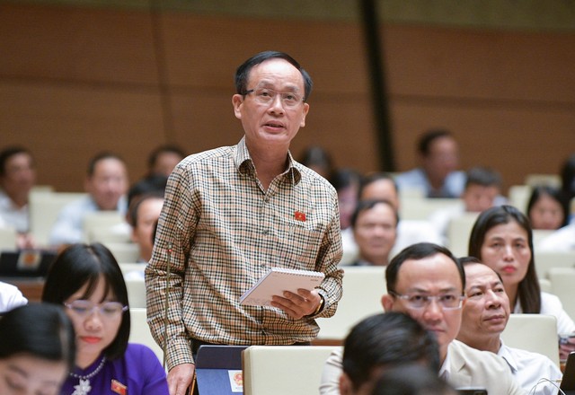 Đại biểu Vũ Xuân Hùng (đoàn Thanh Hoá) Đại biểu Vũ Xuân Hùng (đoàn Thanh Hoá)