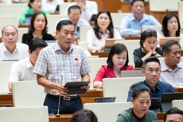 Đại biểu Phạm Văn Hòa (đoàn Đồng Tháp)