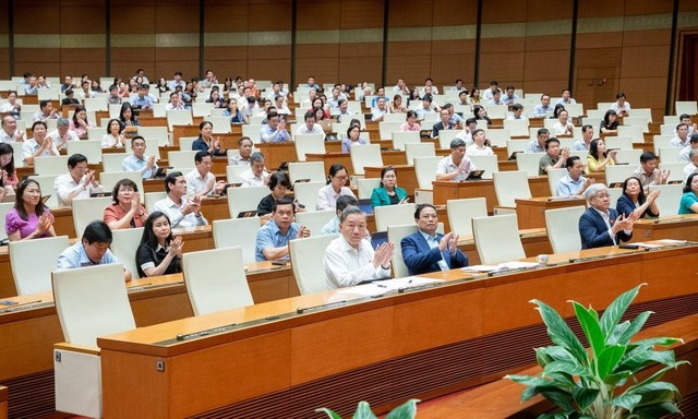 Quốc hội thông qua Nghị quyết về giám sát chuyên đề năm 2025 chiều 8/6