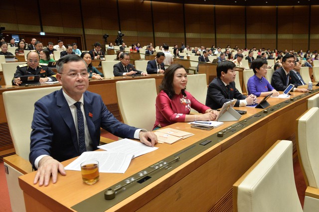 Quốc hội trước giờ bấm nút thông qua Nghị quyết giám sát chuyên đề việc thực hiện Nghị quyết 43 về Chương trình phục hồi và phát triển