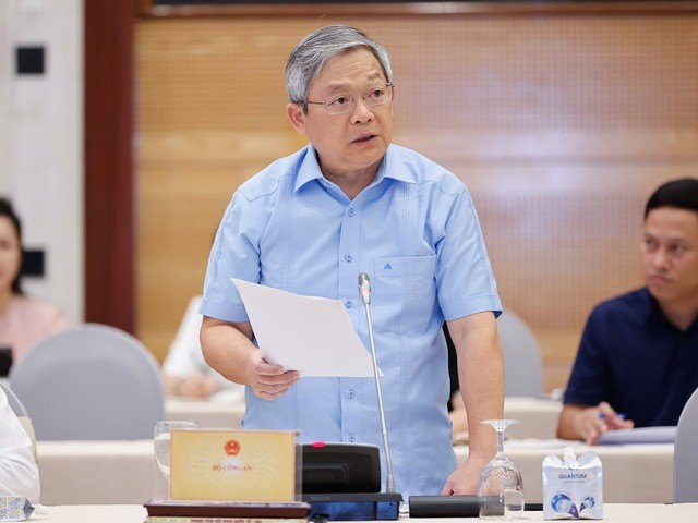 Thiếu tướng Hoàng Anh Tuyên - Phó Chánh Văn phòng, Người phát ngôn Bộ Công an thông tin tại buổi họp báo.