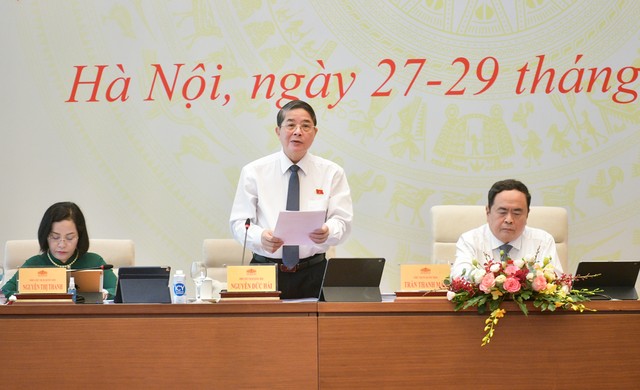 Phó Chủ tịch Quốc hội Nguyễn Đức Hải điều hành phiên thảo luận Phó Chủ tịch Quốc hội Nguyễn Đức Hải điều hành phiên thảo luận