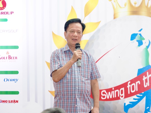 Ông Võ Hồng Phúc, nguyên Bộ trưởng Bộ Kế hoạch và Đầu tư, Chủ tịch Giải Swing for the Kids chia sẻ về ý nghĩa của Giải đấu (Ảnh: M.Minh) Ông Võ Hồng Phúc, nguyên Bộ trưởng Bộ Kế hoạch và Đầu tư, Chủ tịch Giải Swing for the Kids chia sẻ về ý nghĩa của Giải đấu (Ảnh: M.Minh)