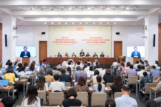 Toàn cảnh buổi họp báo