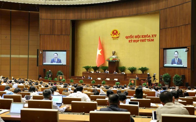 Quốc hội nghe Chính phủ trình bày Tờ trình dự thảo Nghị quyết thí điểm mở rộng đất cho nhà ở thương mại sáng 13/11 Quốc hội nghe Chính phủ trình bày Tờ trình dự thảo Nghị quyết thí điểm mở rộng đất cho nhà ở thương mại sáng 13/11