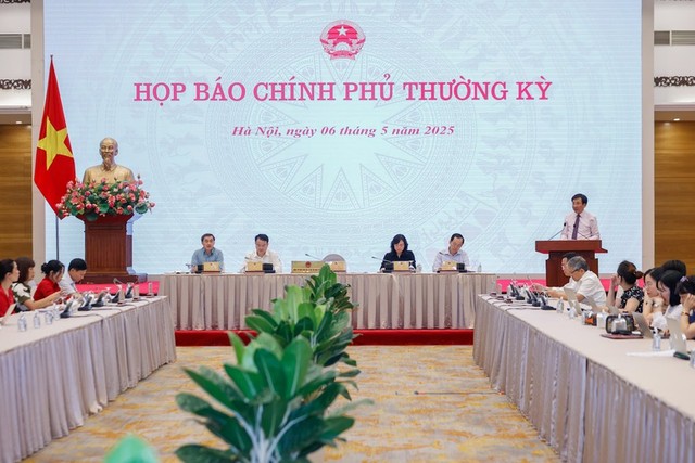 Toàn cảnh buổi họp