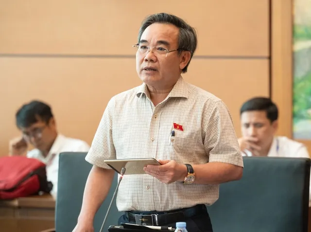 Đại biểu Lê Hữu Trí (đoàn Khánh Hòa)