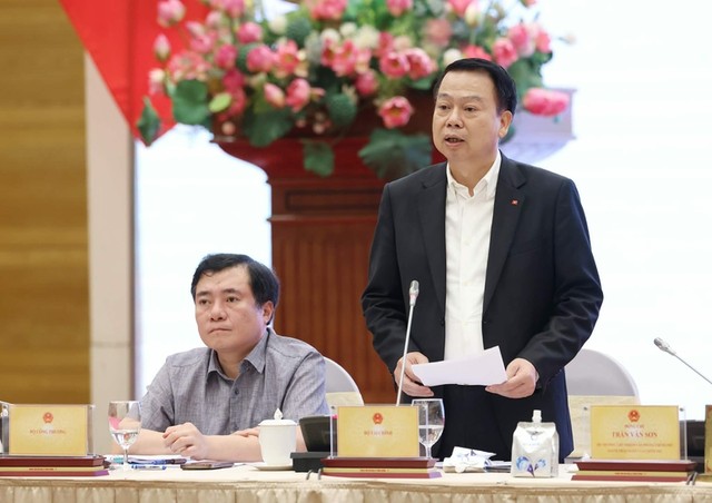 Thứ trưởng Bộ Tài chính Nguyễn Đức Chi trả lời tại họp báo Chính phủ chiều 4/3