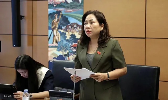 Đại biểu Trần Thị Hiền (đoàn Ninh Bình) phát biểu tại thảo luận tổ chiều 3/8 Đại biểu Trần Thị Hiền (đoàn Ninh Bình) phát biểu tại thảo luận tổ chiều 3/8