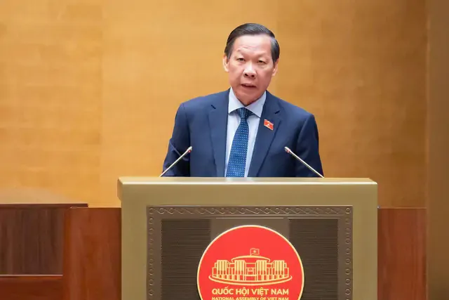 Chủ nhiệm Uỷ ban Kinh tế và Tài chính Phan Văn Mãi trình bày Báo cáo thẩm tra Tờ trình Chủ nhiệm Uỷ ban Kinh tế và Tài chính Phan Văn Mãi trình bày Báo cáo thẩm tra Tờ trình