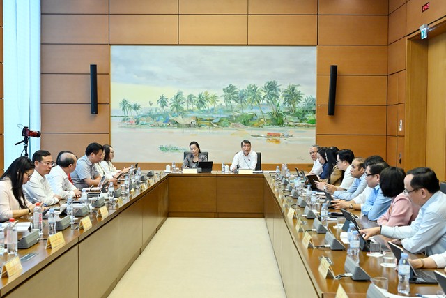 Quang cảnh phiên họp tổ Hải Phòng, Quảng Ngãi sáng 19/8