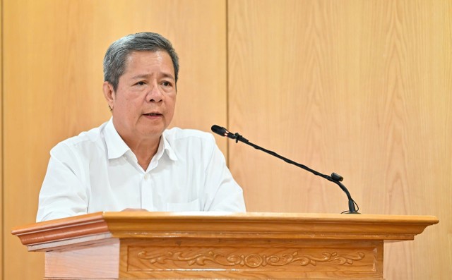 Ông Bùi Quốc Hùng, Phó Cục trưởng Cục Điện lực, Bộ Công Thương tại Họp báo Bộ Công Thương chiều 7/10 Ông Bùi Quốc Hùng, Phó Cục trưởng Cục Điện lực, Bộ Công Thương tại Họp báo Bộ Công Thương chiều 7/10