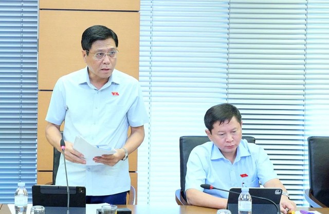 Đại biểu Huỳnh Văn Ngon (đoàn Đồng Tháp) Đại biểu Huỳnh Văn Ngon (đoàn Đồng Tháp)