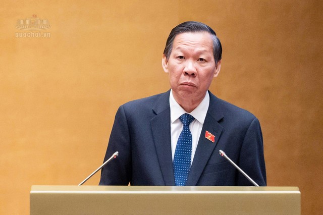 Ông Phan Văn Mãi, Chủ nhiệm Ủy ban Kinh tế và Tài chính của Quốc hội trình bày Báo cáo thẩm tra dự án Luật Đất đai (sửa đổi) sáng 22/10 Ông Phan Văn Mãi, Chủ nhiệm Ủy ban Kinh tế và Tài chính của Quốc hội trình bày Báo cáo thẩm tra dự án Luật Đất đai (sửa đổi) sáng 22/10