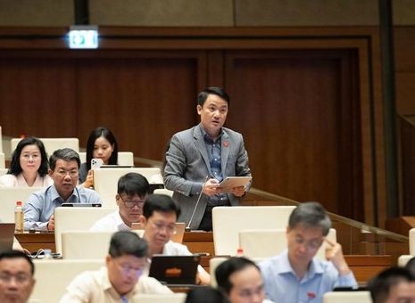 Đại biểu Lê Văn Thế (đoàn Ninh Bình) Đại biểu Lê Văn Thế (đoàn Ninh Bình)