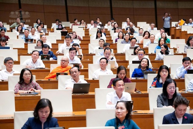 Quốc hội bàn về các vấn đề kinh tế xã hội chiều 30/10 Quốc hội bàn về các vấn đề kinh tế xã hội chiều 30/10
