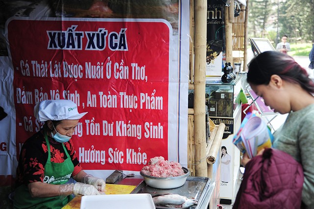 Hàng trăm đặc sản vùng miền được giới thiệu trong Royal City ảnh 10