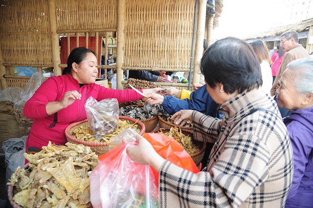 Hàng trăm đặc sản vùng miền được giới thiệu trong Royal City ảnh 7
