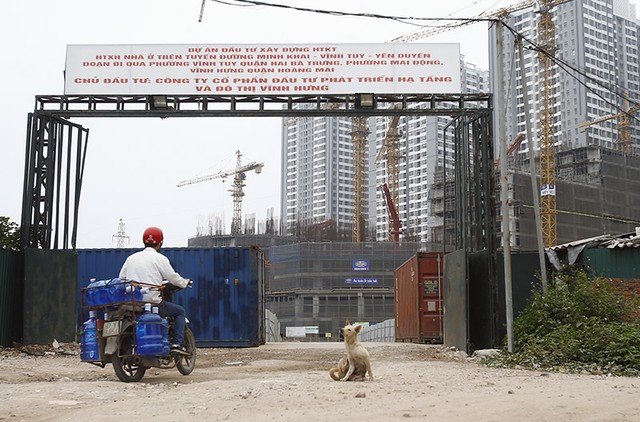 Cảnh ngổn ngang tại công trường dự án Sunshine Garden ảnh 10