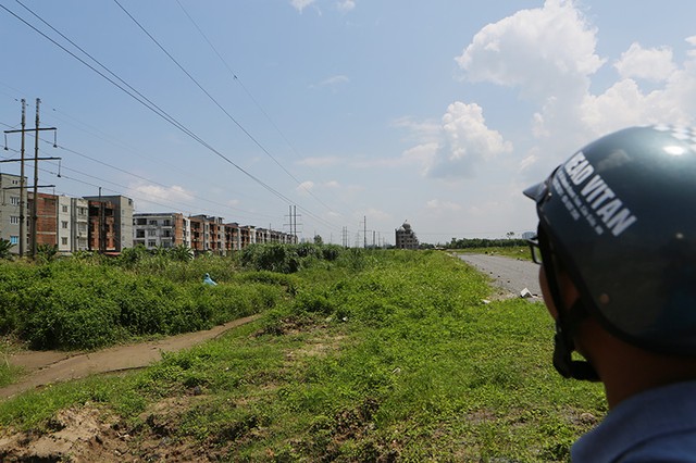 Nhà dân khu đô thị Văn Phú chăng đầy băng rôn phản đối việc hạ ngầm đường điện ảnh 10