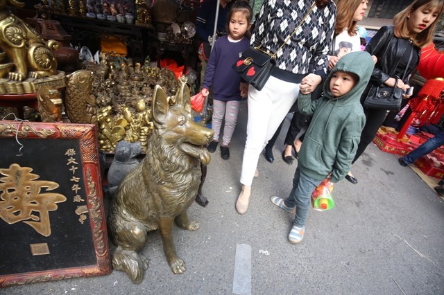 Hình ảnh linh vật năm mới xuất hiện khắp phố Hà Nội ảnh 6