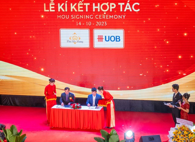 Chủ đầu tư Phú Mỹ Hưng ký kết với ngân hàng UOB chương trình HomeStar với ưu đãi đặc biệt dành cho khách hàng mua căn hộ Phu My Hung The Horizon tại sự kiện tối ngày 14/10/2023.