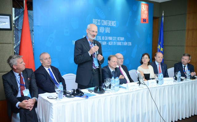 Người tiêu dùng sẽ được ăn chân gà, cánh gà "made in EU"  ảnh 1