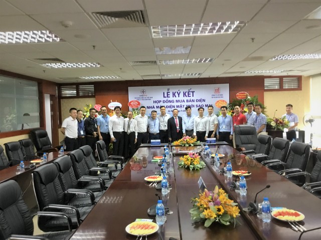 Kinh đô điện mặt trời dưới chân Núi Cấm ảnh 1