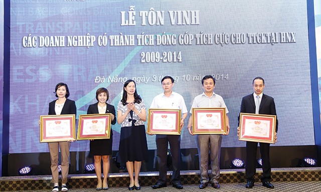 Trong lớp người đi “vỡ đất”... ảnh 3