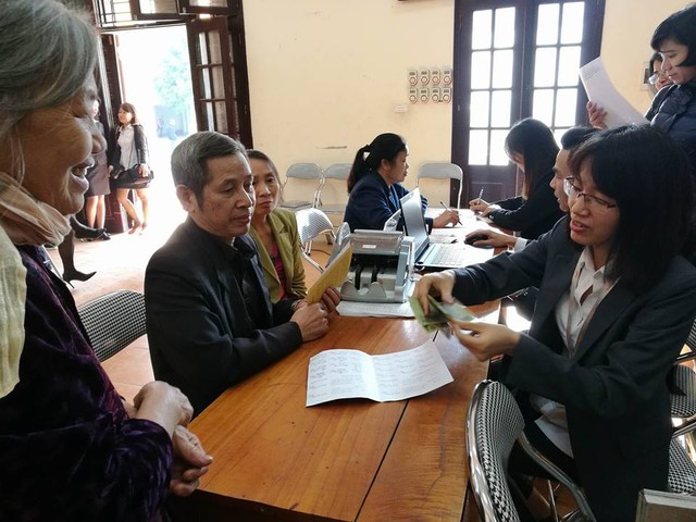 Cải cách hành chính nhìn từ việc “lĩnh lương kiểu mới”  ảnh 1