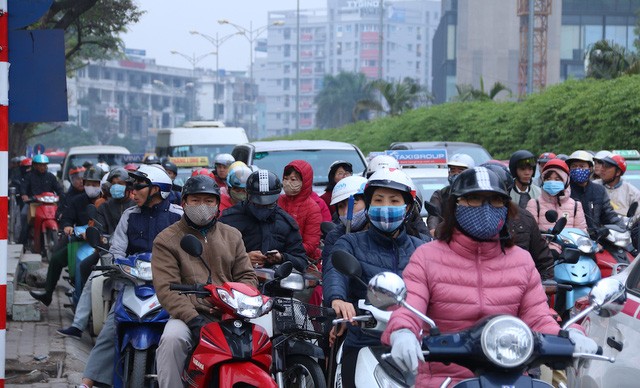 Người dân đổ về quê ăn Tết, cửa ngõ Hà Nội ùn tắc nghiêm trọng ảnh 10