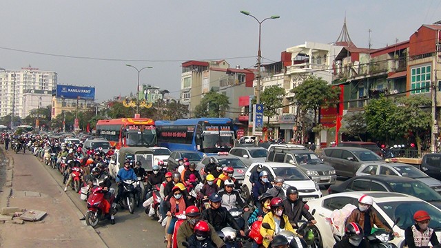 Người dân đổ về quê ăn Tết, cửa ngõ Hà Nội ùn tắc nghiêm trọng ảnh 8